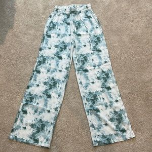 Palazzo pants.  Very comfortable.